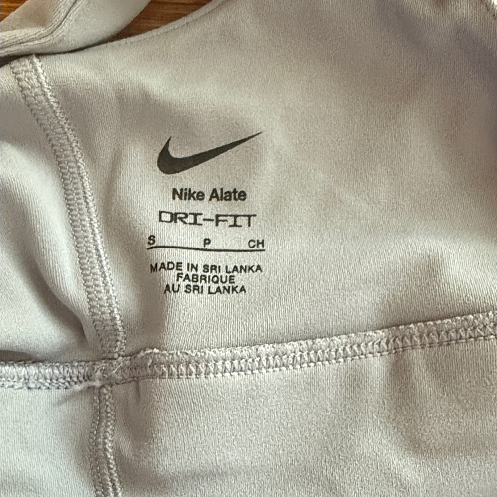 Nike Zenvy Alate Bra - Picture 3 of 3